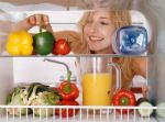 Chữa bài tập dịch 46 - Đồ ăn cất lâu trong tủ lạnh có tốt không?